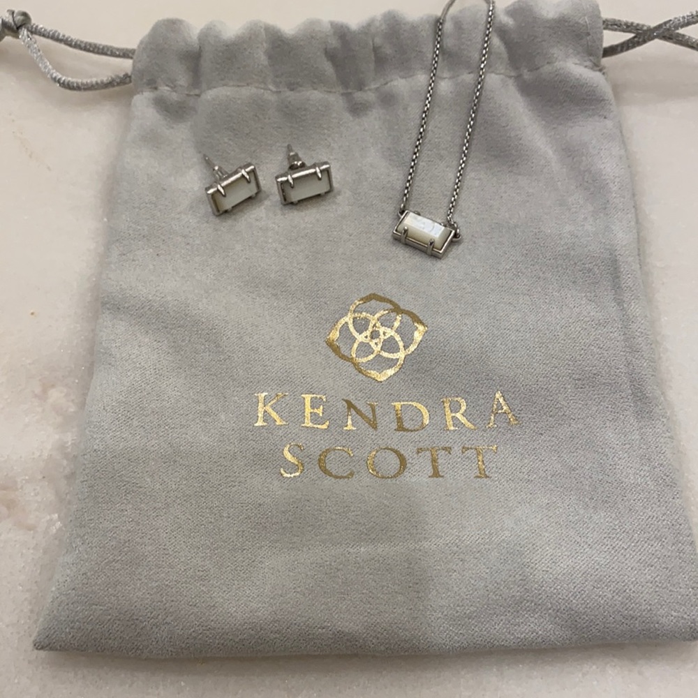 White/silver Kendra Scott earring/necklace set